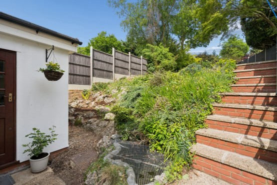 Images for Gravel Hill, Chalfont St Peter, Buckinghamshire EAID:627586940 BID:13319603