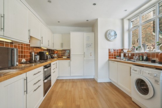 Images for Fieldway, Chalfont St Peter, Buckinghamshire EAID:627586940 BID:13319603