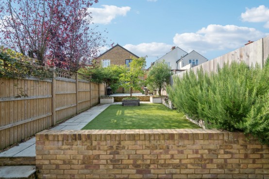 Images for Lansdown Road, Chalfont St Peter, Buckinghamshire EAID:627586940 BID:13319603