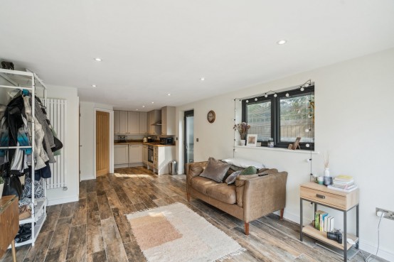 Images for Lansdown Road, Chalfont St Peter, Buckinghamshire EAID:627586940 BID:13319603