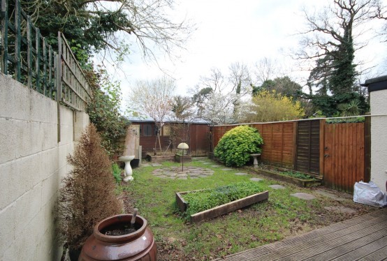 Images for Vernon Drive, Harefield, Middlesex EAID:627586940 BID:13319603