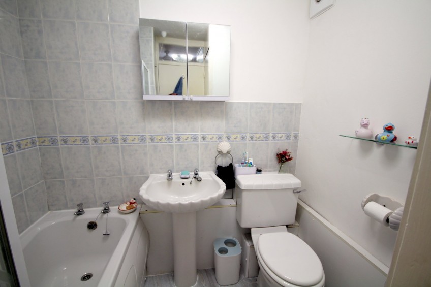 Images for Dovedale Close, Harefield, Middlesex