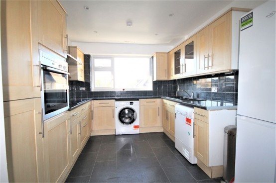 Images for Cross Lanes, Chalfont St Peter, Buckinghamshire EAID:627586940 BID:13319603