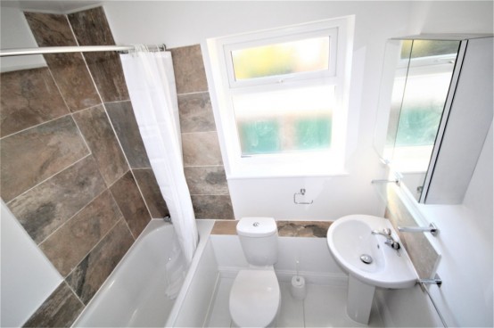 Images for Cross Lanes, Chalfont St Peter, Buckinghamshire EAID:627586940 BID:13319603