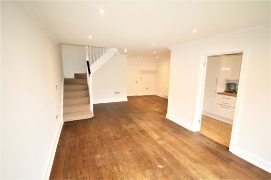 Images for Layters Avenue, Chalfont St Peter, Buckinghamshire EAID:627586940 BID:13319603