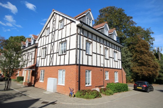 Images for Grange Road, Chalfont St Peter, Buckinghamshire EAID:627586940 BID:13319603