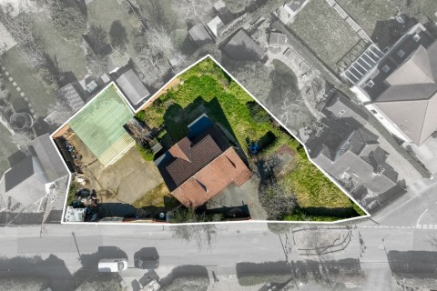 Nicol Road, Chalfont St Peter, Buckinghamshire - EAID:627586940, BID:13319603