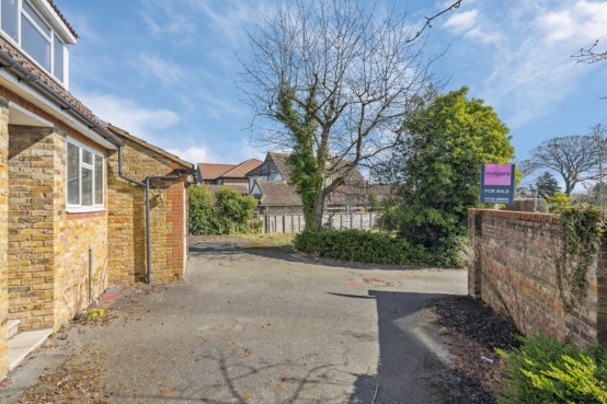 Images for Nicol Road, Chalfont St Peter, Buckinghamshire EAID:627586940 BID:13319603