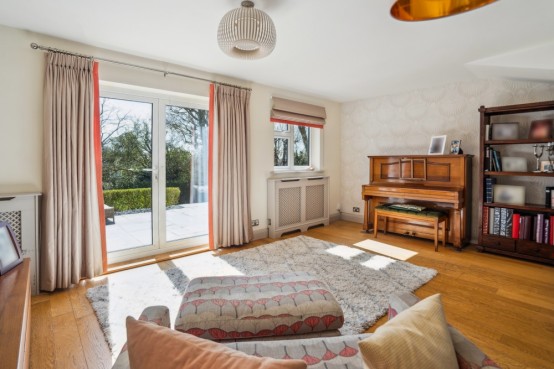 Images for Hillfield Square, Chalfont St Peter, Buckinghamshire EAID:627586940 BID:13319603