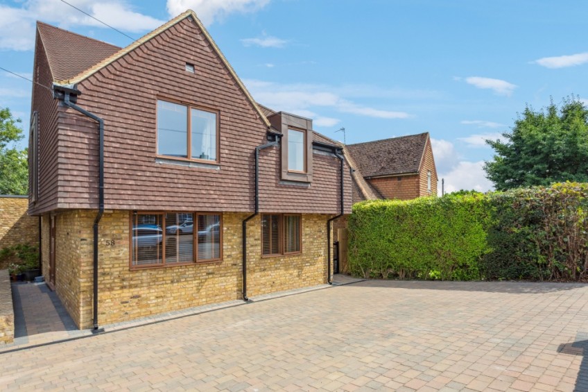 Images for Chequers Orchard, Iver, Buckinghamshire