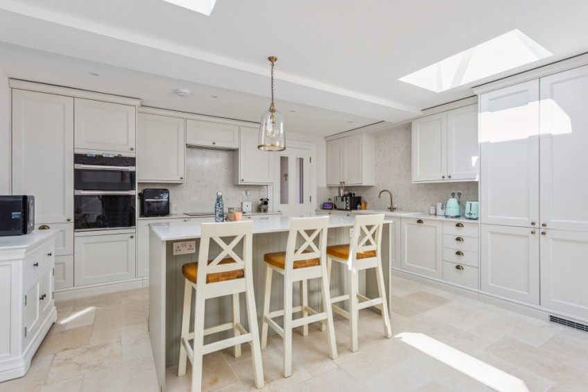 Images for Chequers Orchard, Iver, Buckinghamshire