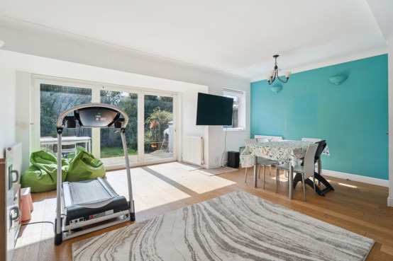 Images for Bench Manor Crescent, Chalfont St Peter, Buckinghamshire EAID:627586940 BID:13319603