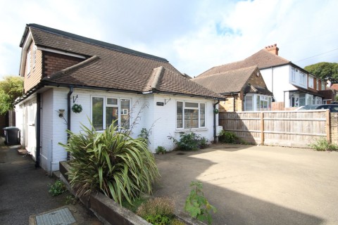 Nicol Road, Chalfont St Peter, Buckinghamshire - EAID:627586940, BID:13319603