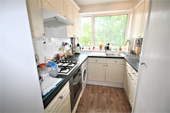 Images for High Street, Chalfont St Peter, Buckinghamshire EAID:627586940 BID:13319603