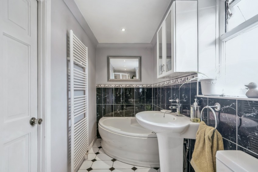 Images for Pond Lane, Chalfont St Peter, Buckinghamshire