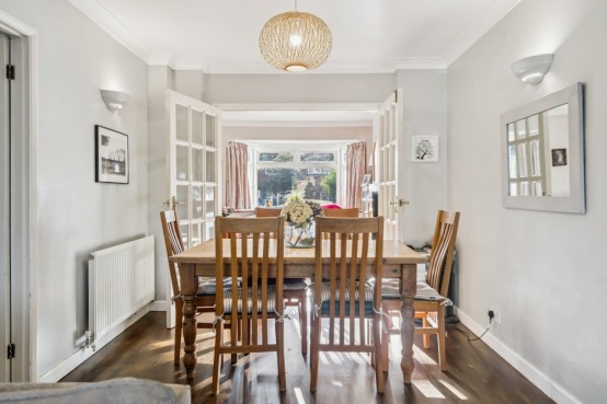 Images for Pond Lane, Chalfont St Peter, Buckinghamshire EAID:627586940 BID:13319603