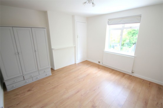 Images for Boundary Road, Chalfont St Peter, Buckinghamshire EAID:627586940 BID:13319603